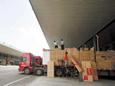 衡水至甘肅崇信貨運(yùn)專線 專業(yè)裝卸服務(wù)，助力高效物流